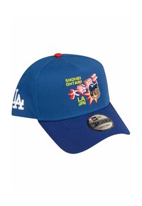 Blaues Baseballcap mit roten Akzenten, bestickt mit "Shohei Ohtani" und Cartoon-Grafik, verstellbarer Riemen, flacher Schirm, aus Baumwollmaterial.