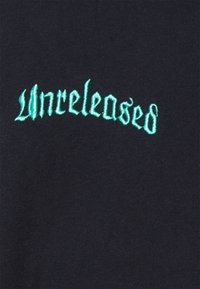 Thumbnail Image 3