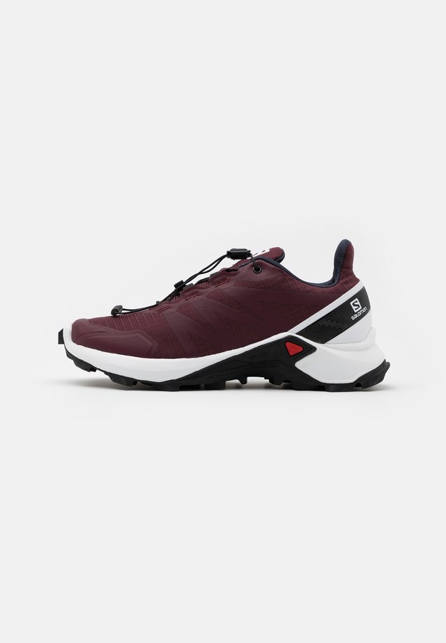 SHOES SUPERCROSS - Löparskor terräng - winetasting/white/black