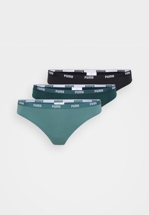 Três pares de cuecas de bikini femininas com cinturas elásticas e repetidas marcas "PUMA". As cores incluem verde-escuro, verde e preto.