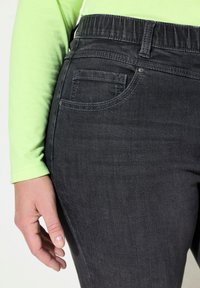 LAURASØN BAUCH WEG-POCKET SUPERSTRETCH - Vaqueros slim fit - dark gray denim