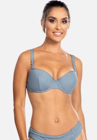 Jasnoniebieski biustonosz bikini z prążkowanej tkaniny, z wsparciem w postaci fiszbin, regulowanymi ramiączkami oraz dekoracyjnymi elementami na ramiączkach.