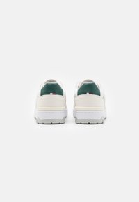 Tommy Hilfiger BASKET STREET BLOCK  - Sneakers laag - white