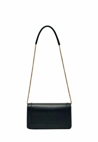 Fekete bőr kézitáska téglalap alak�ú, texturált felülettel, arany láncos pánttal és sima felső fogantyúval.