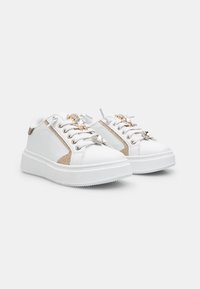 Bata Tossud - bianco