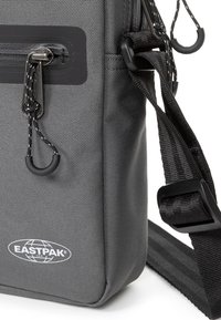 Eastpak THE ONE - Borsa a tracolla - storm grey