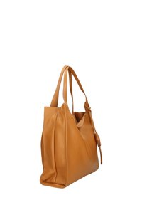 Leren handtas in kastanjebruin met twee schouderbanden en een kleine aangehechte etui, schuin geplaatst tegen een witte achtergrond.