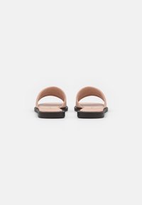 Marco Tozzi Mules - rose