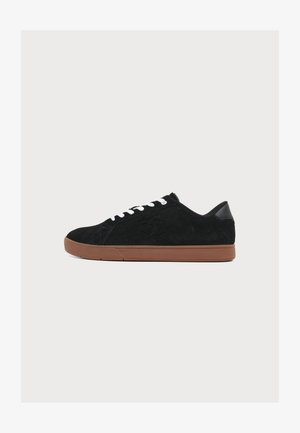 DC Shoes, PRADOE - Tossud - black/gum