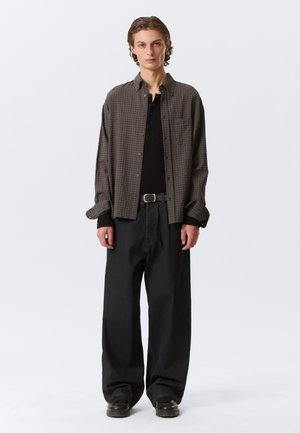 STRUCTURED LONG SLEEVE SHIRT - Πουκάμισο - brown