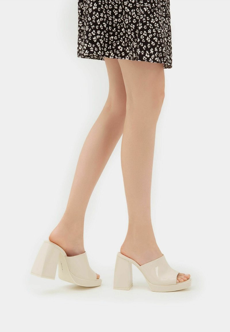 Damen Pumps | Bershka High Heel Sandaletteoff white/offwhite - KQ32048 Damen Pumps | Bershka High Heel Sandaletteoff white/offwhite - KQ32048