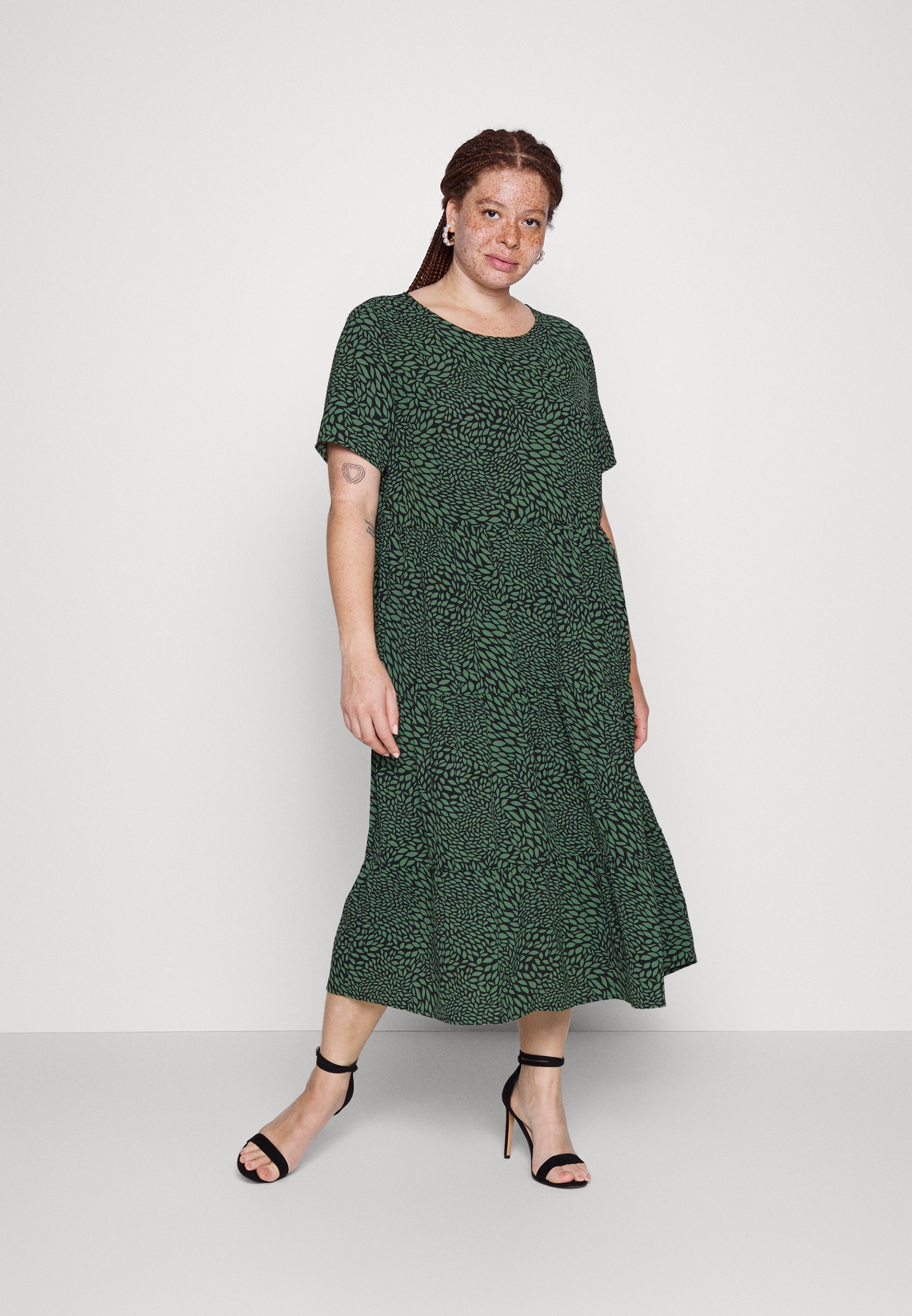 ONLY Carmakoma CARLUXSOF MIDI DRESS - Jurk - dark ivy/groen - Zalando.nl