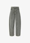 BARREL FIT PCFENNA - Vaqueros boyfriend - grey denim