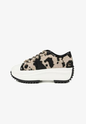 LOLA CASADEMUNT Zapatillas - black