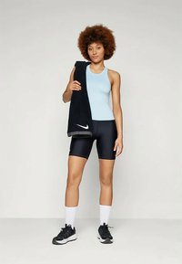 Stronger THE ONE TANK - Topper - summer song