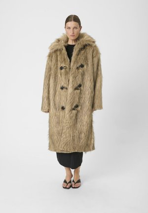 Geacă - honey faux fur
