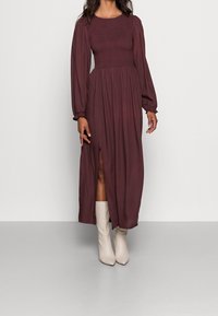 LASCANA Maxi šaty - bordeaux