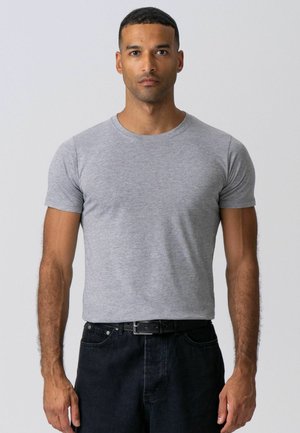 MUSCLE  - Navadna majica - light grey