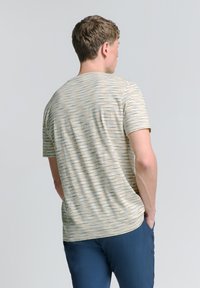 Thumbnail Image 3