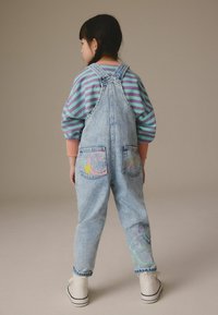 Miniaturna slika 3