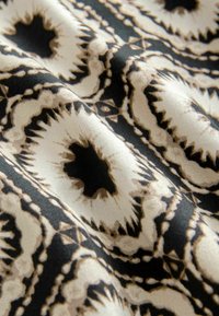 Next Peignoir - monochrome geo