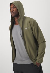 Nike Performance FORM - Jachetă outdoor - medium olive/reflective silver