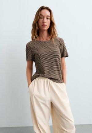 OYSHO, T-shirt imprimé - chocolate red