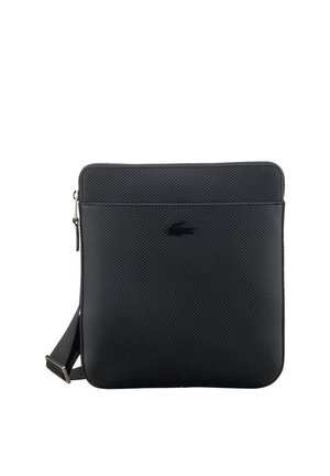 Borsa a tracolla nera con texture, realizzata in materiale sintetico, dotata di chiusura con zip, tracolla regolabile e un logo discreto sul frontale.