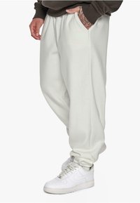 Dropsize HEAVY LOOSE FIT JOGGER - Joggebukse - cream white