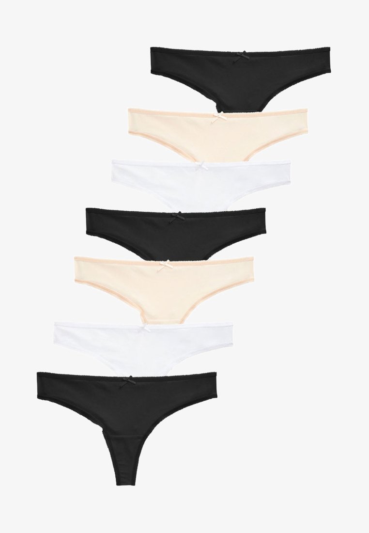 Set di sette paia di biancheria intima: tre neri, due nudi, due bianchi. Realizzati in tessuto morbido con bordi in pizzo e piccoli fiocchi sul davanti.