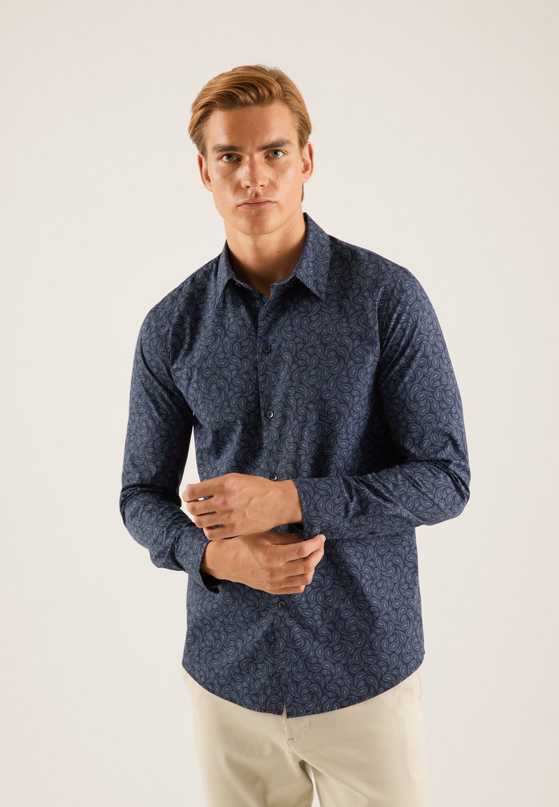 Camicia Uomo CASAMODA In Puro Cotone – Business Stampata Comfort Fit Blu Scuro Taglia 54 – Modello Con Stampa Minimalista E Colletto Italiano - 2