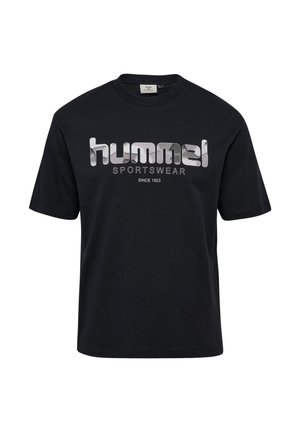 Sort t-shirt med korte ærmer med "hummel SPORTSWEAR SINCE 1923" trykt i hvid på fronten.