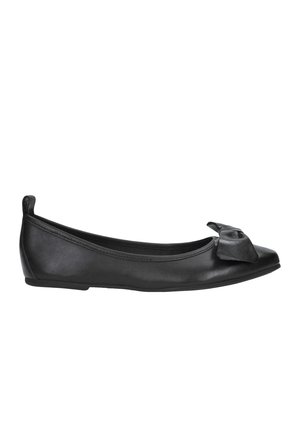 Schwarze Ballettschuhe aus glattem synthetischem Material, mit runder Zehenform und einer Schleifendetail an der Vorderseite. Rutschdesign mit niedriger Sohle.