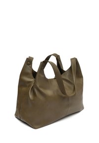 Borsa tote in pelle verde oliva con due manici corti, texture morbida, forma arrotondata e dettagli di cucitura visibili.