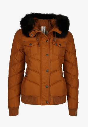 Kabát z barvy rzi s prošívaným vzorem, černou kapucí s kožešinovým lemem, předními patentkami, náprsními kapsami se klopou, bočními kapsami na zip a žebrovanými manžetami a lemem.