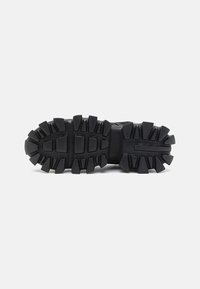 Steve Madden PRIZE-K - Tenisice - black/silver
