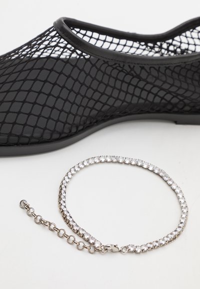 Stine Goya SGREELO - Bailarinas con hebilla - jet black