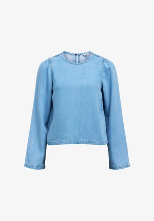 Blouse en denim bleu clair à manches longues, col rond, légers fronces aux épaules et fermeture par bouton au dos.