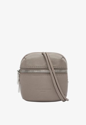 Kompakte graue Leder-Umhängetasche mit silbernem Reißverschluss und dünnem verstellbarem Riemen, sichtbares geprägtes Logo auf der Vorderseite.