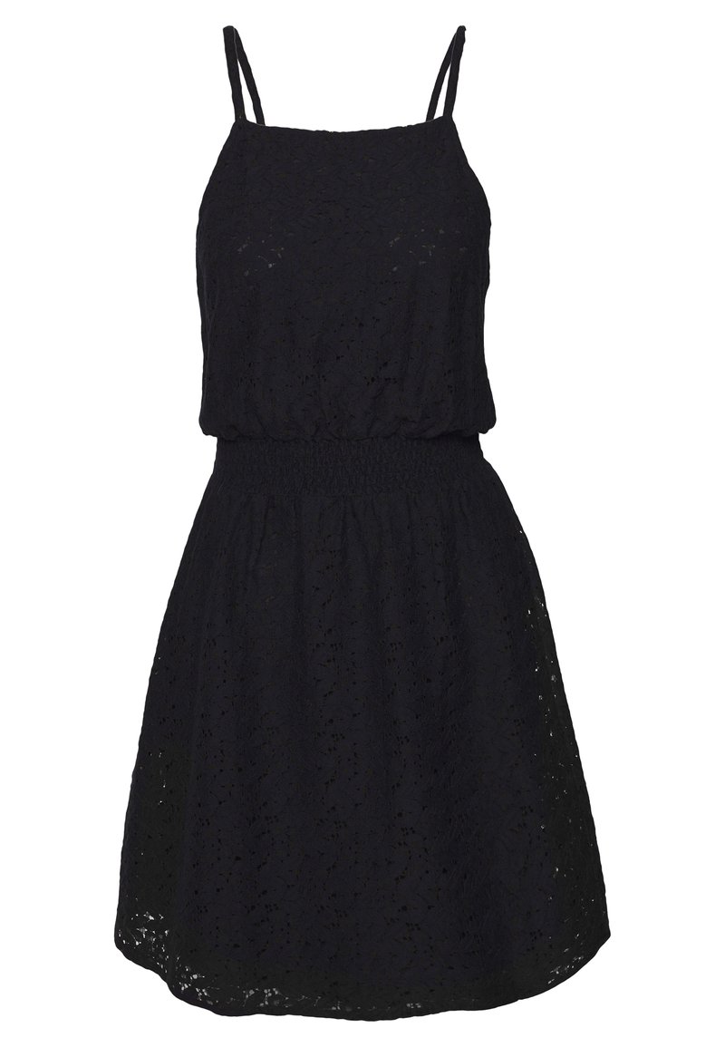 Czarna sukienka na cienkich ramiączkach, elastycznym pasie i teksturowanym wzorze z koronki. Sylwetka w kształcie litery A do długości do połowy uda.