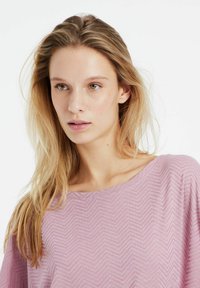 Protest JABA jasnoróżowy