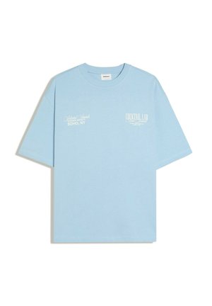 Bershka, SHORT SLEEVE BOXY-FIT - PRINT T-SHIRT - T-Shirt print - light blue