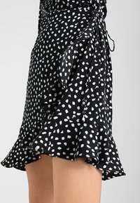 Vero Moda Denní šaty - black