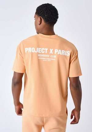 TEE MENBER'S CLUB - T-shirt imprimé - apricot cream