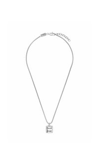 Collana d'argento con una catena sottile e un pendente quadrato inciso con le parole "Pausa" e "Interruzione" in carattere nero su una superficie lucida.