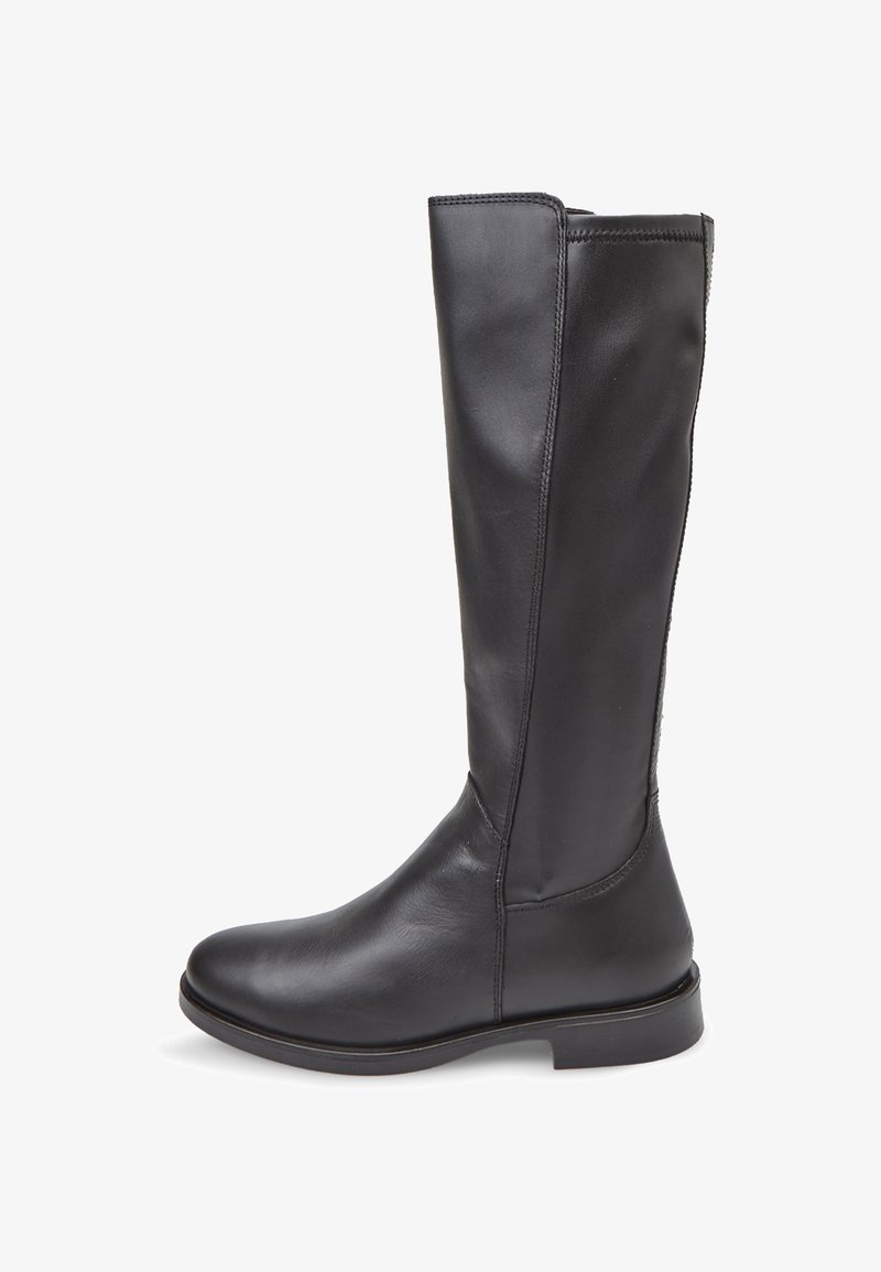 Fekete bőr, térdig érő cipő sima textúrával, lekerekített orral és minimális varrással. Lapos talppal és elegáns dizájnnal rendelkezik.