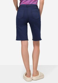 LAURASØN BERMUDA FRANSENSAUM ELASTIKBUND - Shorts vaqueros - dark blue