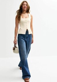 New Look - COMPACT SQUARE NECK - Veste sans manches - off white Image miniature 1