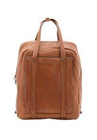 Zaino in pelle marrone con un design strutturato, manici superiori doppi, tasca frontale e chiusura con zip, caratterizzato da una texture liscia e dettagli di cucitura.