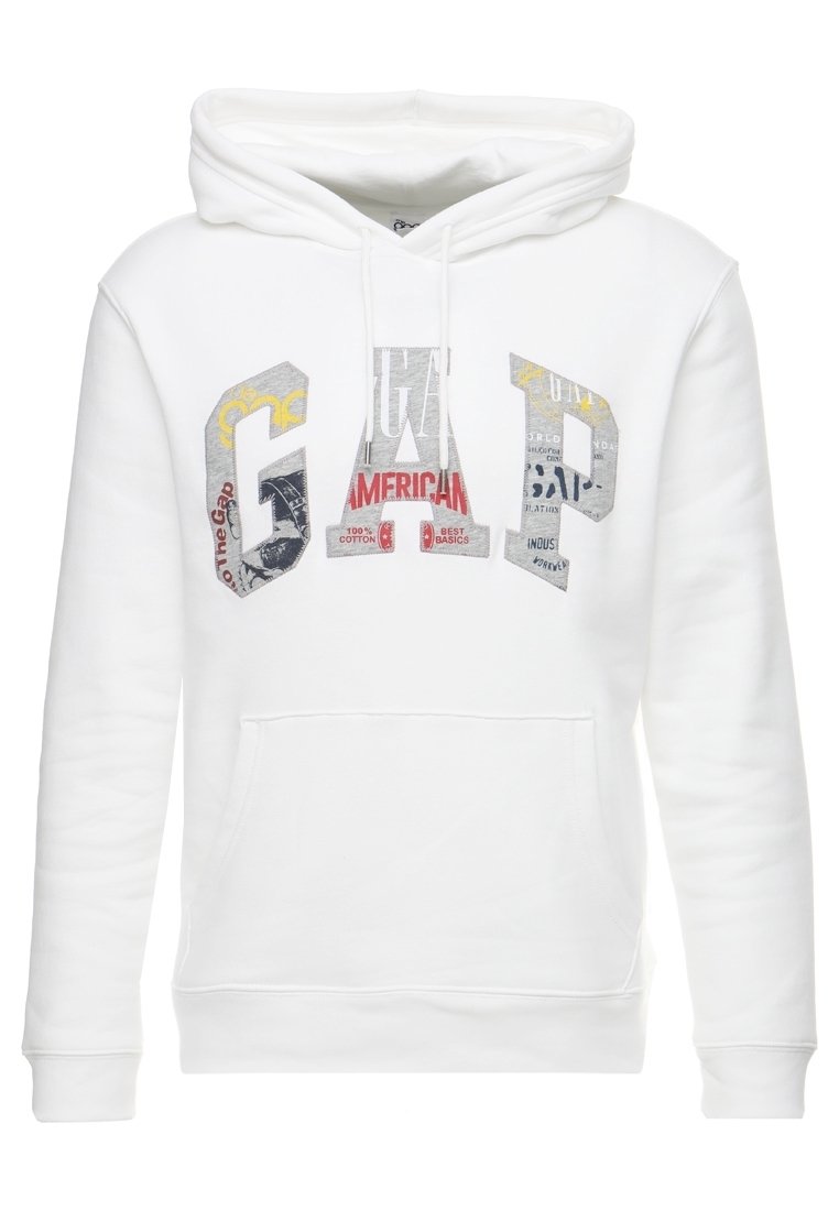 Bílá mikina s kapucí a přední kapsou, s velkým logem "GAP" v kombinovaných písmenech na hrudi, vybavena stahovací kapucí.